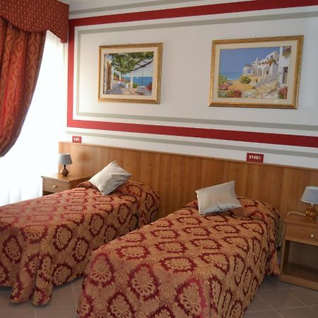 Hotel Facioni Pomezia Luaran gambar