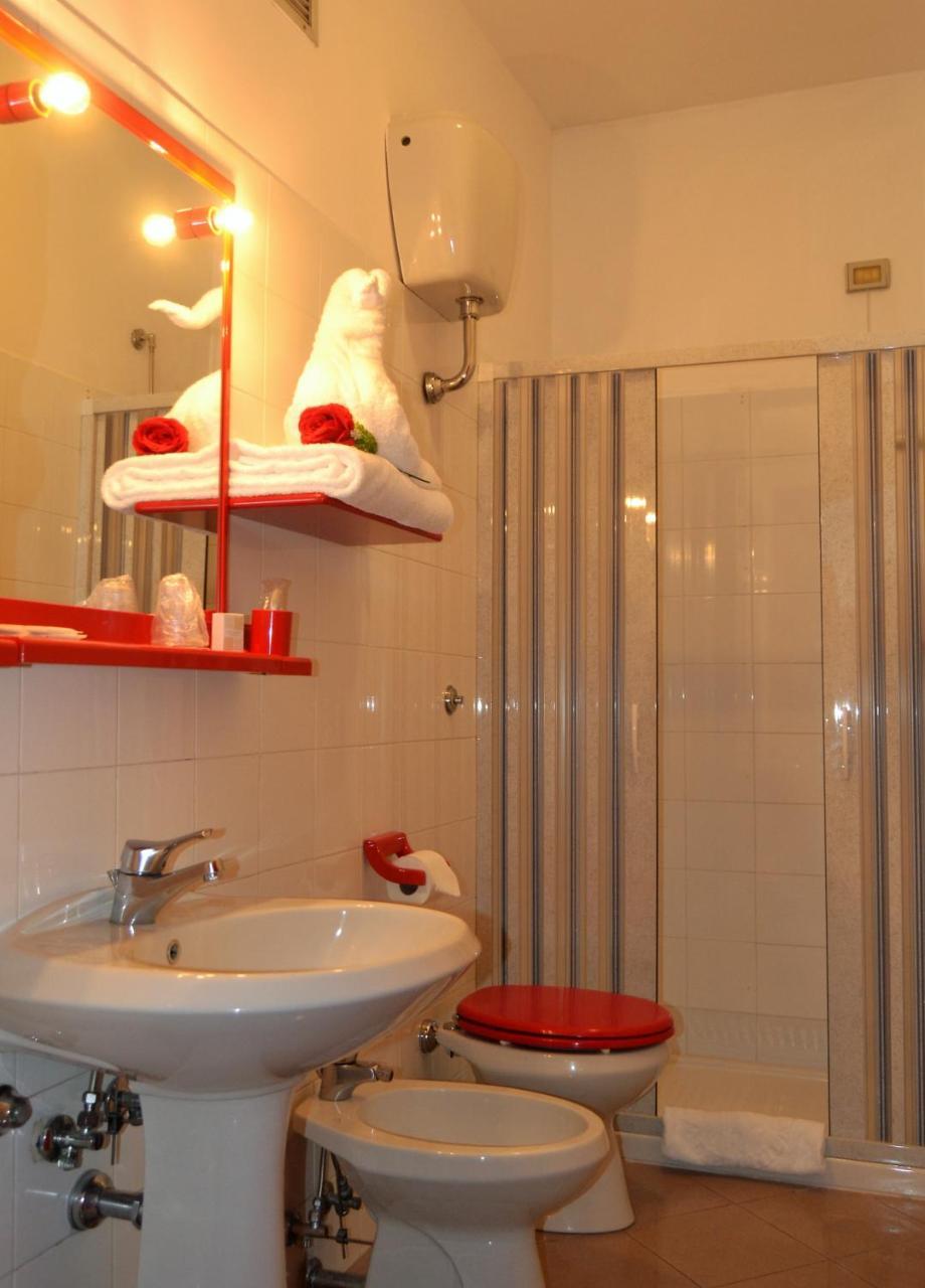 Hotel Facioni Pomezia Luaran gambar