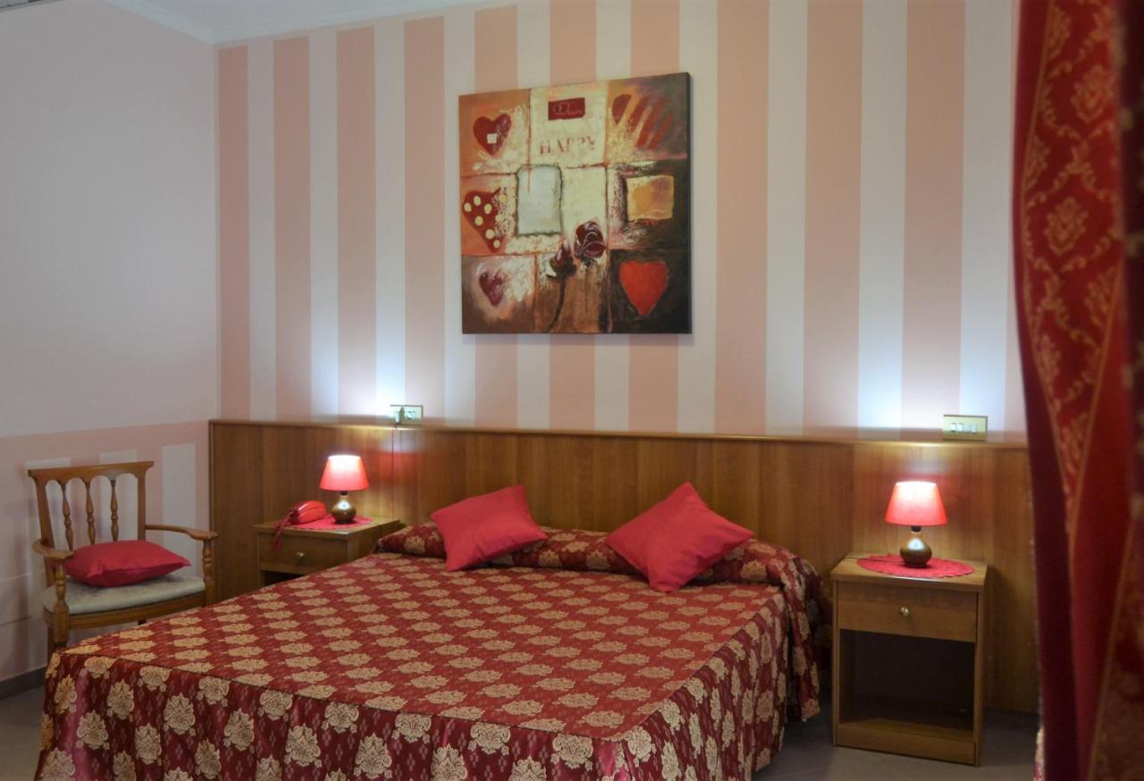Hotel Facioni Pomezia Luaran gambar