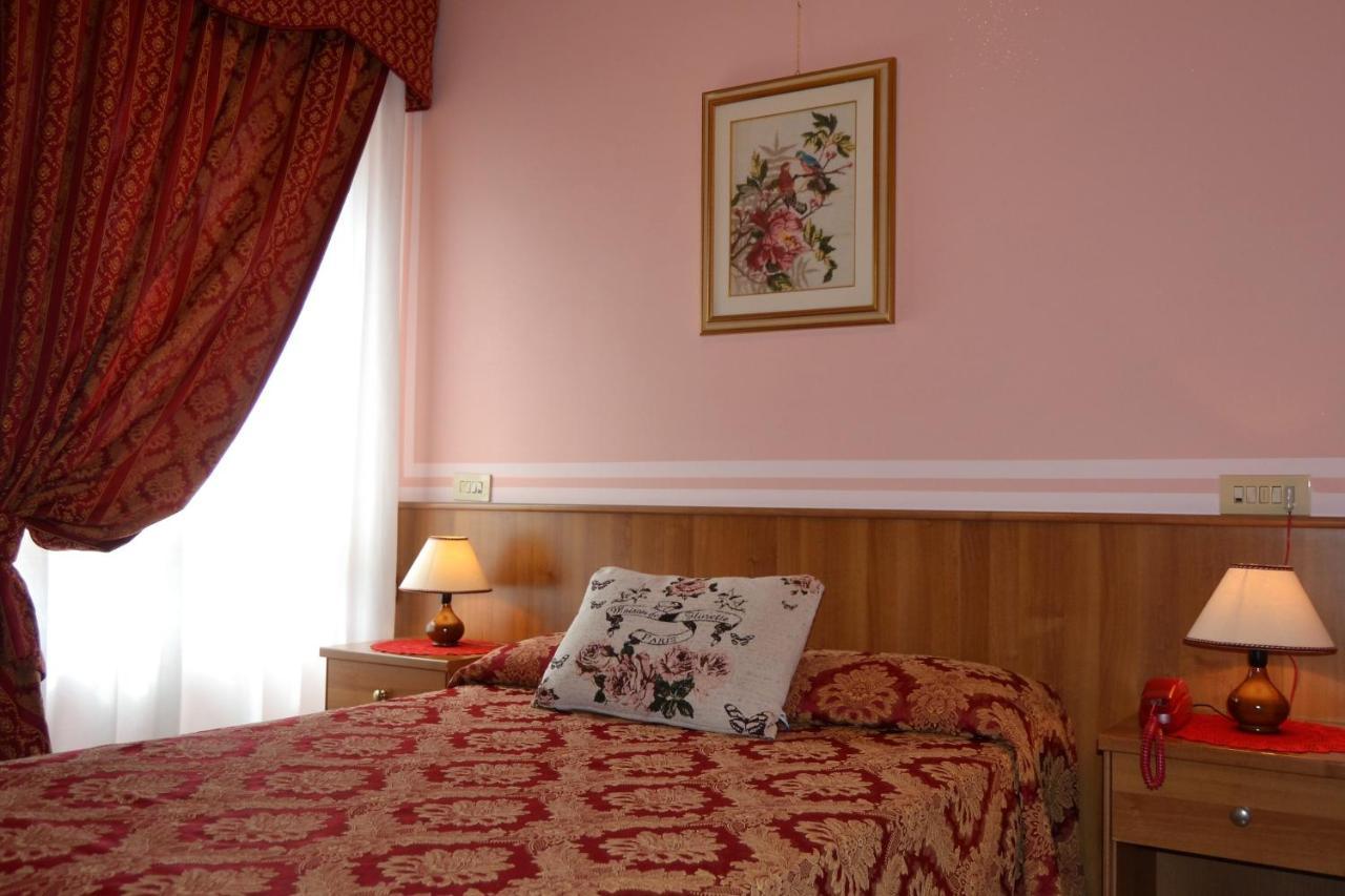 Hotel Facioni Pomezia Luaran gambar