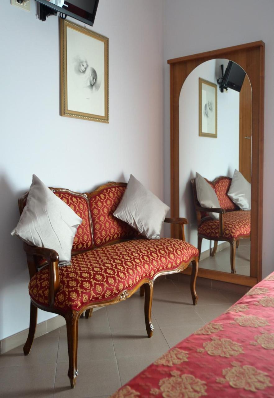 Hotel Facioni Pomezia Luaran gambar