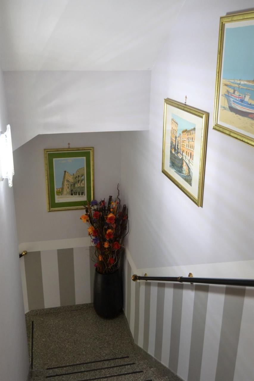 Hotel Facioni Pomezia Luaran gambar